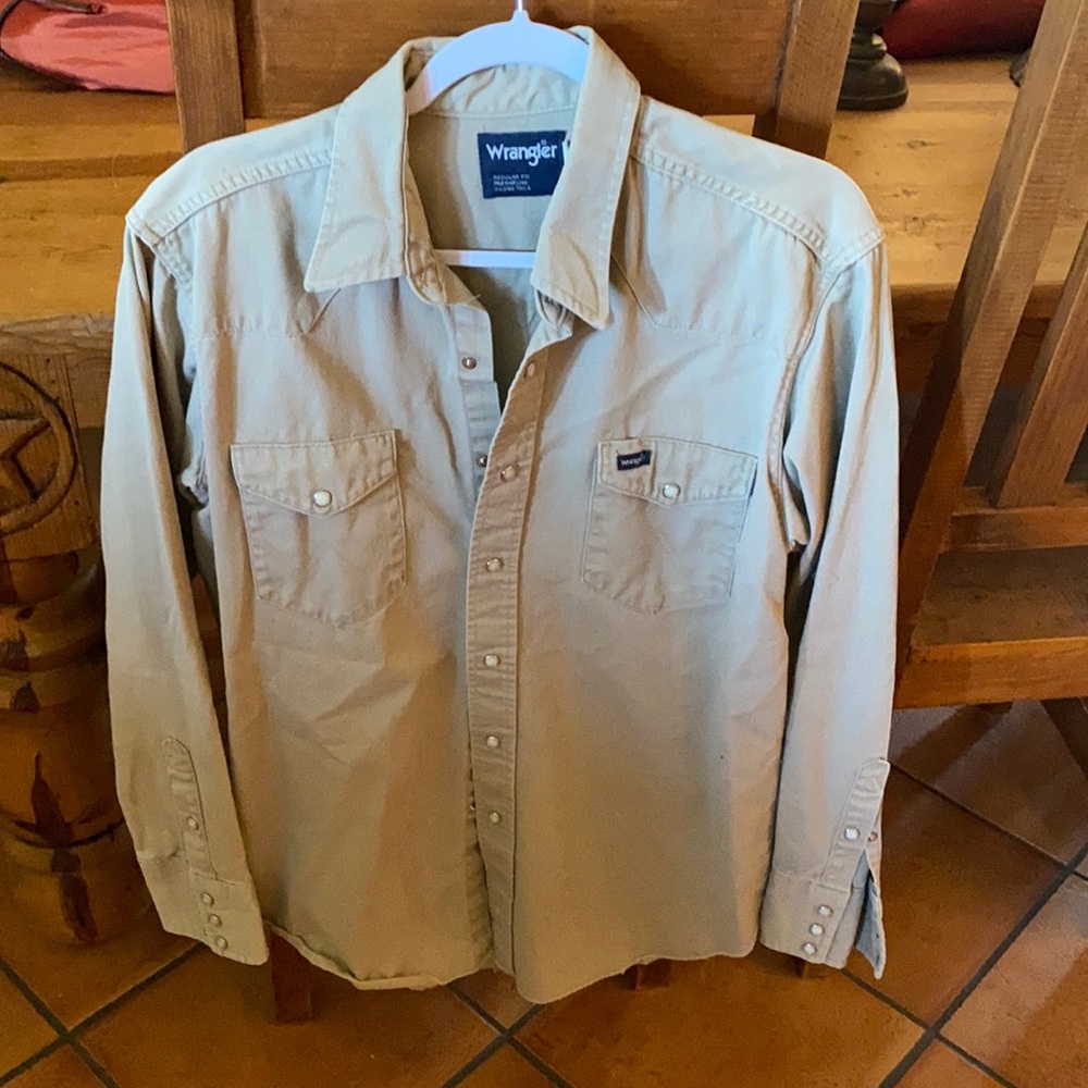 Size Large Wrangler Long Sleeve